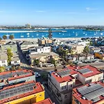 Steps To The Boardwalk & Beach With Ac, Wifi, Spacious Deck, Prime Location