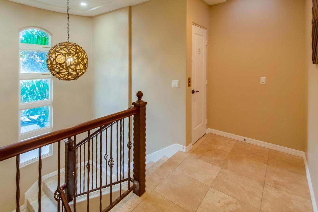 Steps To The Boardwalk & With Ac, Wifi, Spacious Deck, Prime Location San Diego