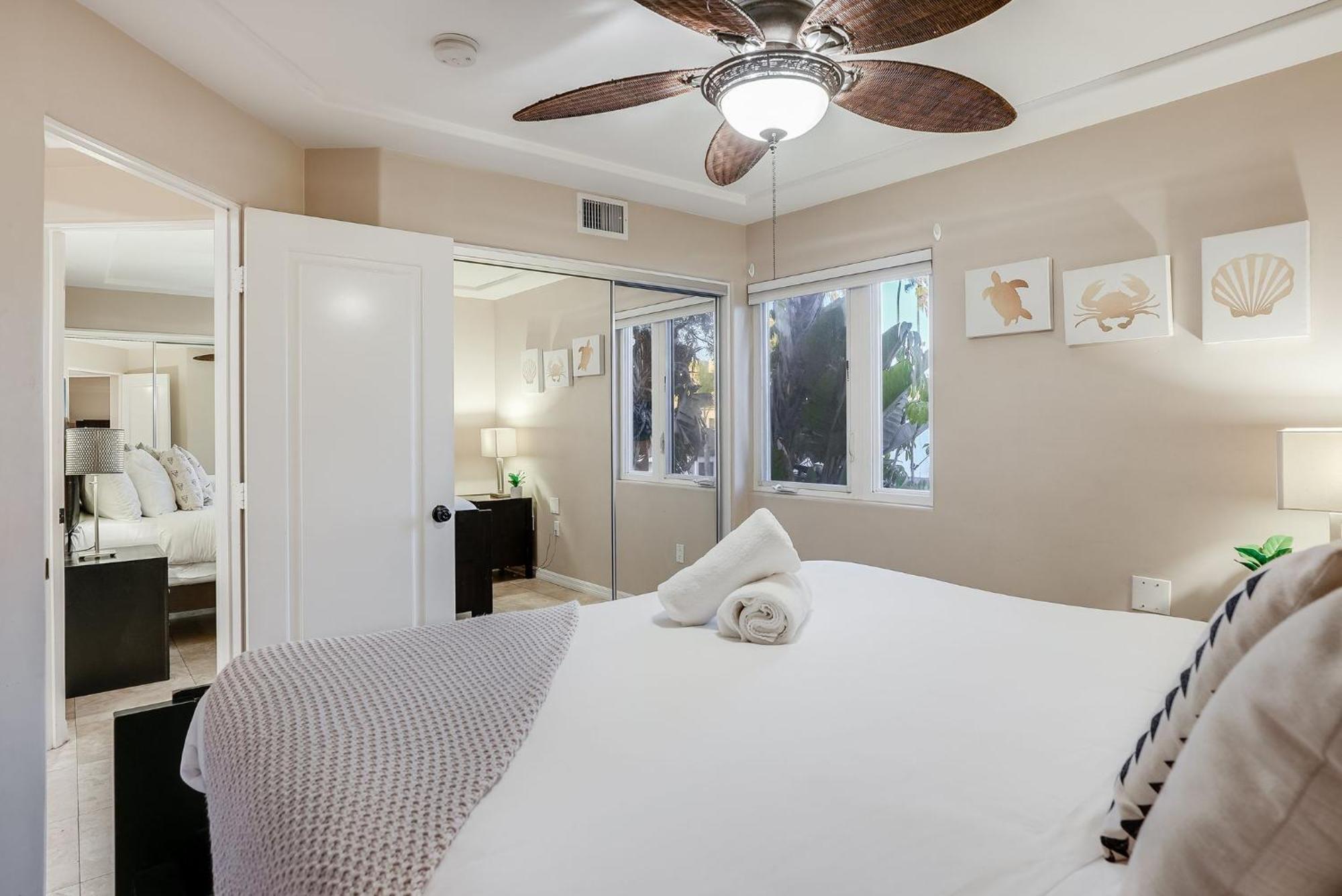 Steps To The Boardwalk & With Ac, Wifi, Spacious Deck, Prime Location Holiday home San Diego