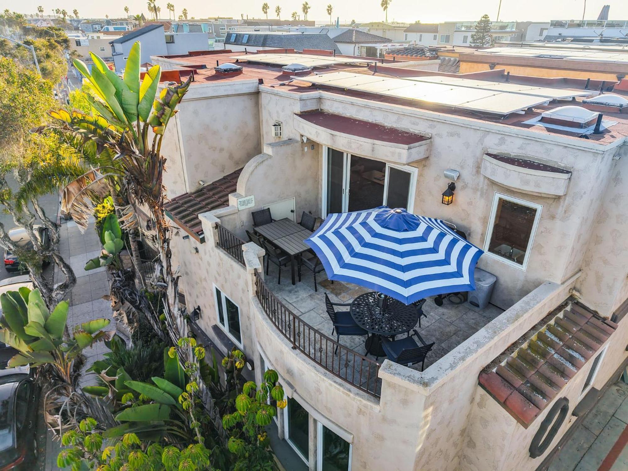Holiday home Steps To The Boardwalk & With Ac, Wifi, Spacious Deck, Prime Location
