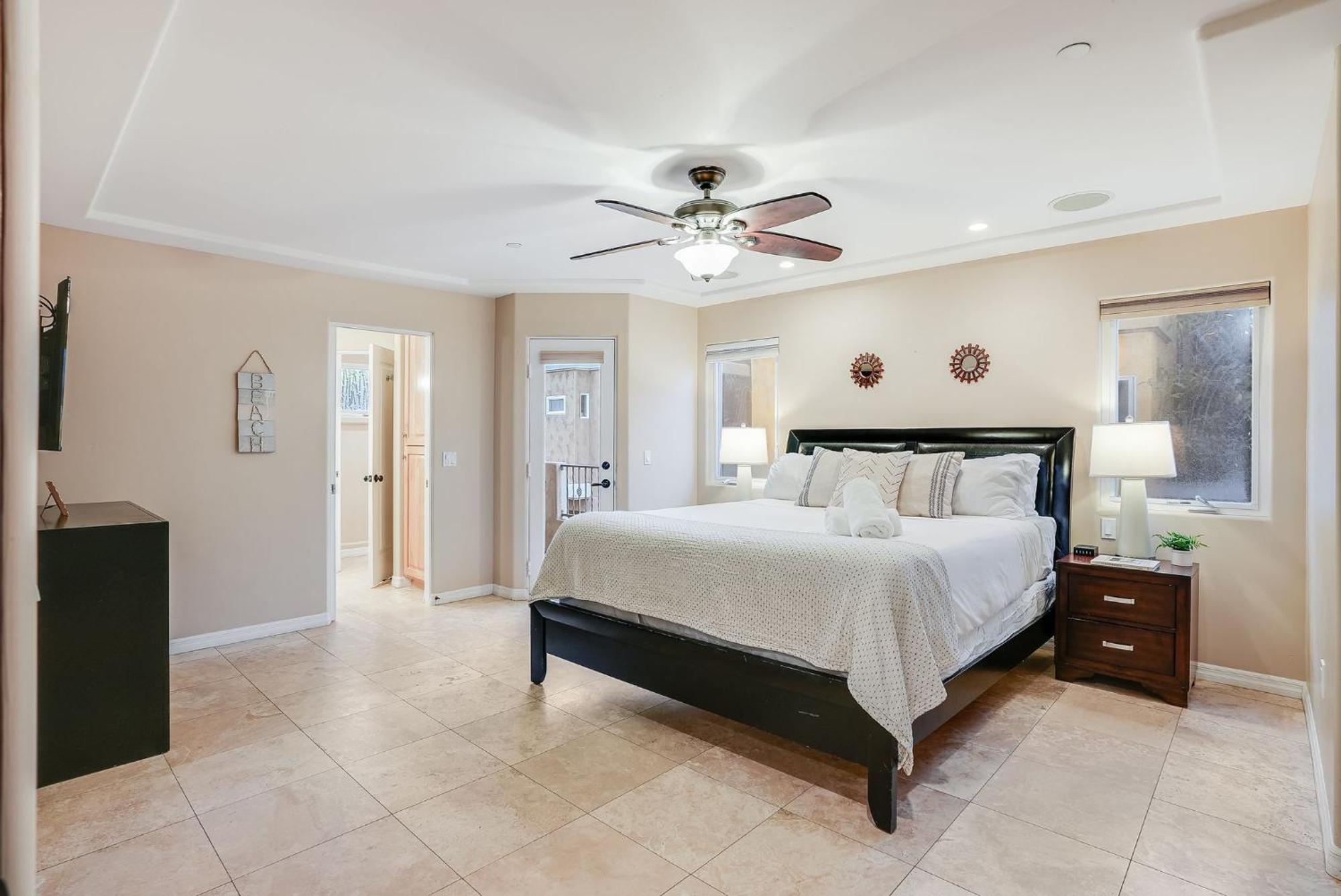 Steps To The Boardwalk & With Ac, Wifi, Spacious Deck, Prime Location Holiday home San Diego
