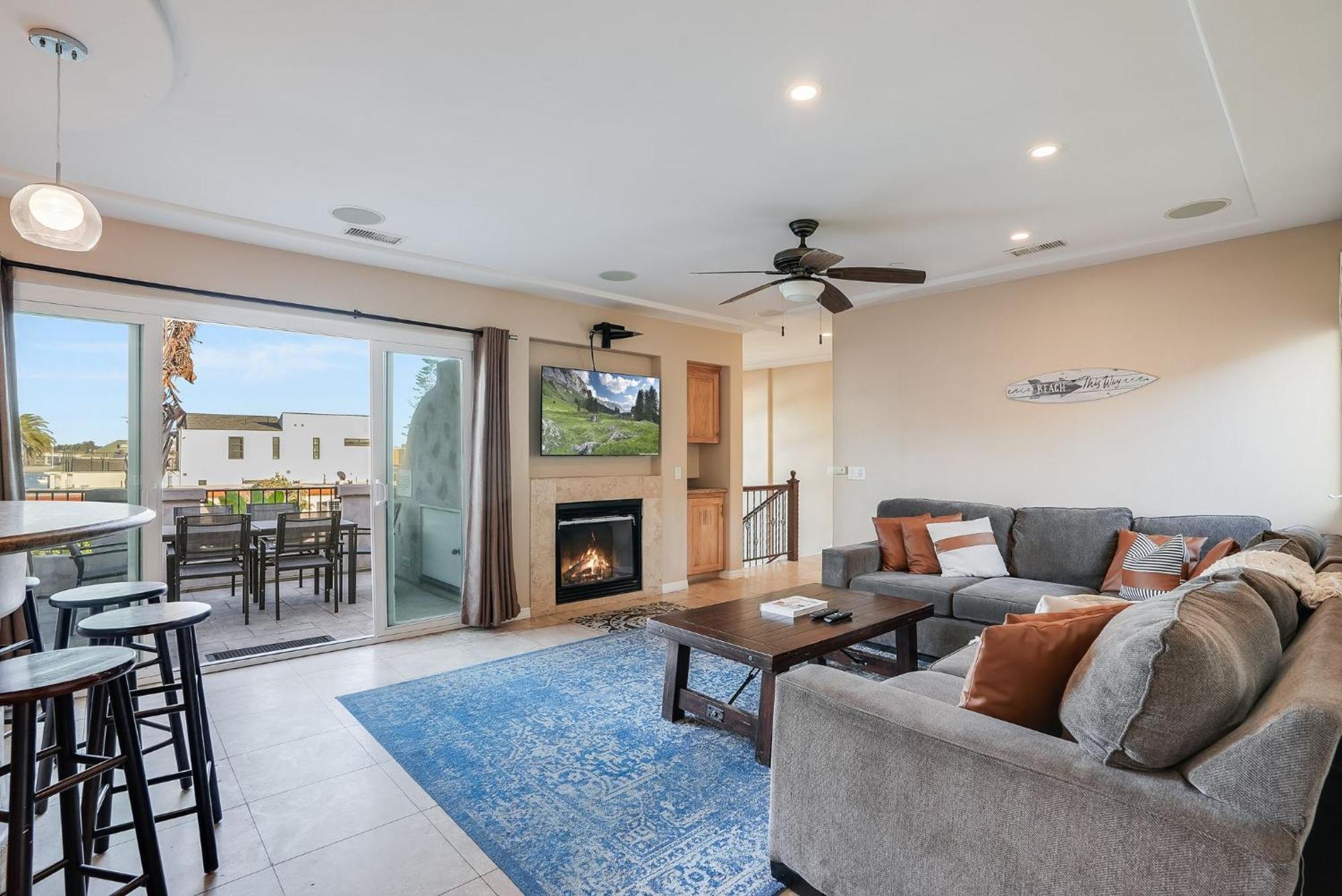 Steps To The Boardwalk & With Ac, Wifi, Spacious Deck, Prime Location Holiday home San Diego
